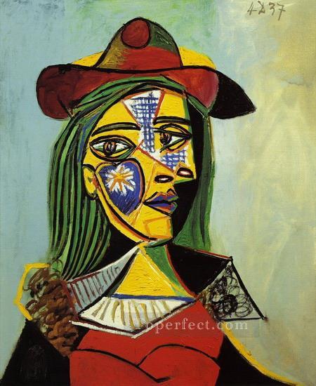Femme au chapeau et col en fourrure 1937 Cubists Oil Paintings